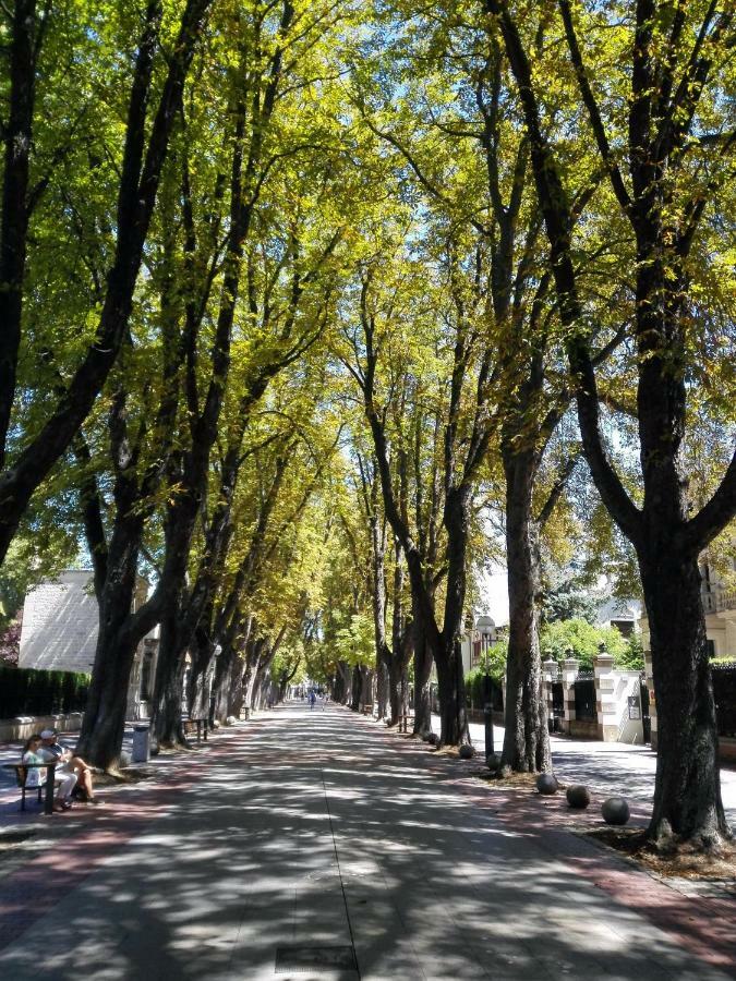 Отель Habitaka, Hogares De Paso Витория Экстерьер фото